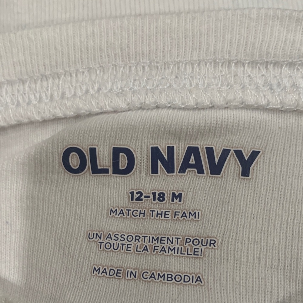 Old Navy Kids White Graphic Long Sleeve Shirt - Picture 2 of 2